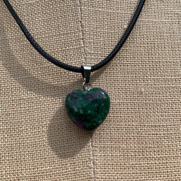 Handmade Genuine Stone Heart Amulet Necklace - Picture 7 of 15
